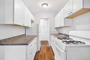 205 W Post Rd, White Plains, NY 10606 - Photo 18