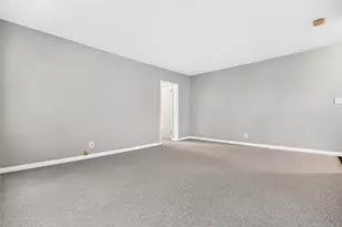 205 W Post Rd, White Plains, NY 10606 - Photo 20