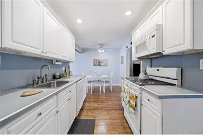 1440 Lincoln Boulevard, Bay Shore, NY 11706 - Photo 14