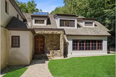 36 Spring Street, Cold Spring Harbor, NY 11724 - Photo 6