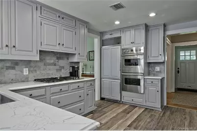 14 Buckingham Place, Manhasset, NY 11030 - Photo 22