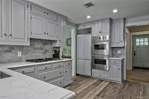 14 Buckingham Pl, Manhasset, NY 11030 - Photo 22