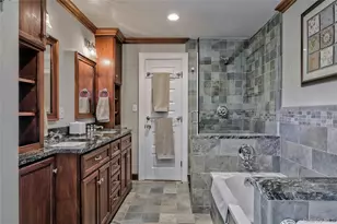 14 Buckingham Pl, Manhasset, NY 11030 - Photo 32