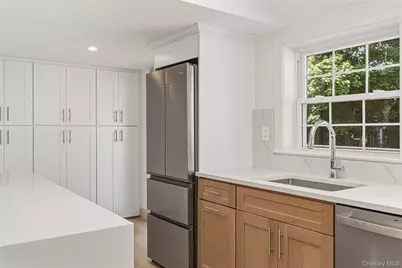 168 Longview Avenue, White Plains, NY 10605 - Photo 10