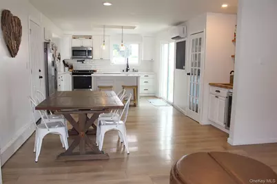 12 Carol Drive, Ronkonkoma, NY 11779 - Photo 4