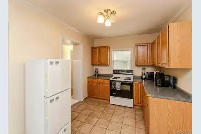378 E Main Street, Jefferson Valley, NY 10535 - Photo 8