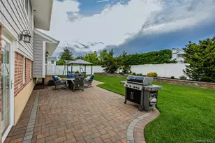 27 Nottinghill Dr, Massapequa, NY 11758 - Photo 34