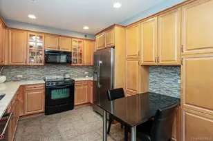100 Harbor View Dr, Port Washington, NY 11050 - Photo 8