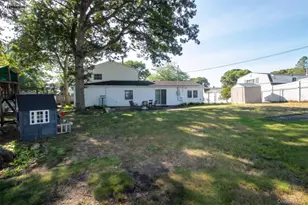 9 College Hills Dr, Farmingville, NY 11738 - Photo 26