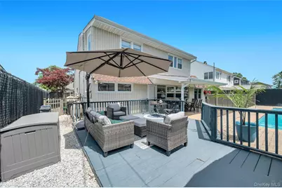 266 Duckpond Drive S, Wantagh, NY 11793 - Photo 32