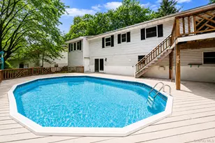 94 Crestwood Blvd, Poughkeepsie, NY 12603 - Photo 6