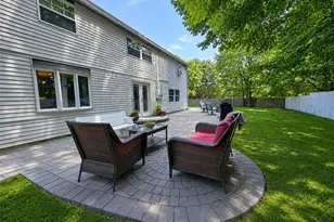 30 Hackberry Ln, Holbrook, NY 11741 - Photo 4