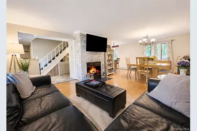30 Hackberry Lane, Holbrook, NY 11741 - Photo 10