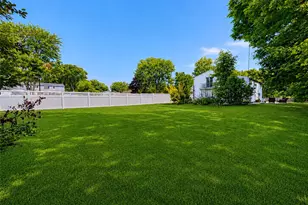 30 Hackberry Ln, Holbrook, NY 11741 - Photo 8