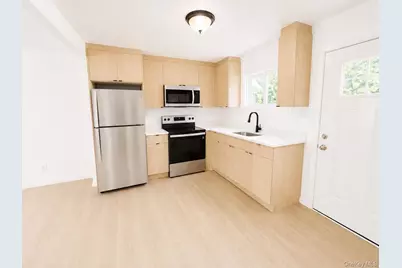 818 Meade Avenue, Bellport, NY 11713 - Photo 2