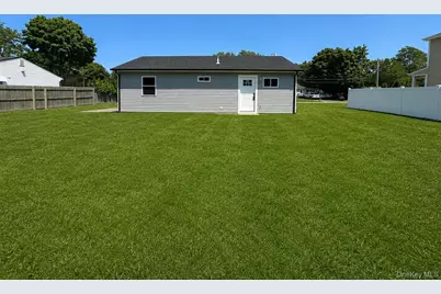 818 Meade Avenue, Bellport, NY 11713 - Photo 12