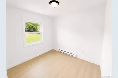 818 Meade Avenue, Bellport, NY 11713 - Photo 6