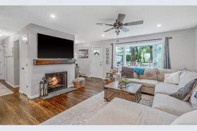 30 Sayville Road, Sound Beach, NY 11789 - Photo 14