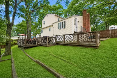 30 Sayville Road, Sound Beach, NY 11789 - Photo 8