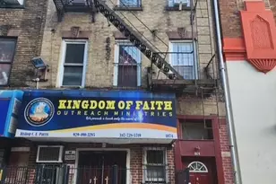 1074 St Johns Pl, Brooklyn, NY 11213 - Photo 2