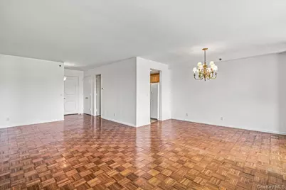 100 Hilton Avenue #417, Garden City, NY 11530 - Photo 6