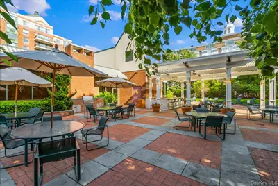 100 Hilton Avenue #417, Garden City, NY 11530 - Photo 32