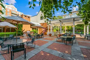 100 Hilton Ave, Garden City, NY 11530 - Photo 32