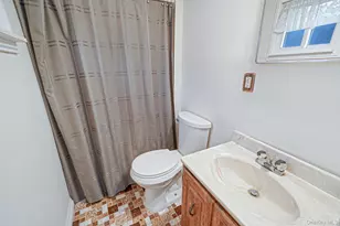 192 Hancock St, Brentwood, NY 11717 - Photo 30