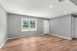 1340 Manor Ln, Bay Shore, NY 11706 - Photo 10