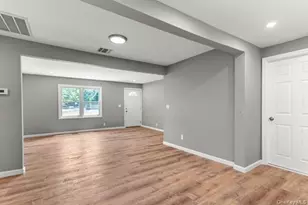 1340 Manor Ln, Bay Shore, NY 11706 - Photo 12
