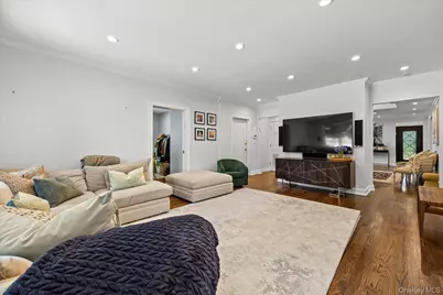 143 Baker Hill Road, Great Neck, NY 11023 - Photo 12