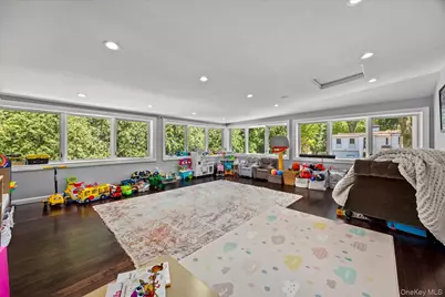 143 Baker Hill Road, Great Neck, NY 11023 - Photo 34