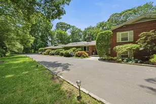 15 Tappentown Ln, Brookville, NY 11545 - Photo 4