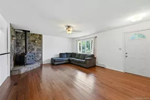 49 Bacon Ln, Babylon, NY 11702 - Photo 6