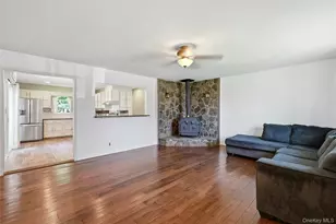 49 Bacon Ln, Babylon, NY 11702 - Photo 4