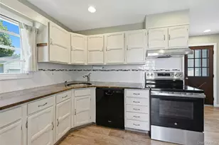 49 Bacon Ln, Babylon, NY 11702 - Photo 12