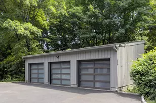 230 E Middle Patent Rd, Bedford, NY 10506 - Photo 4