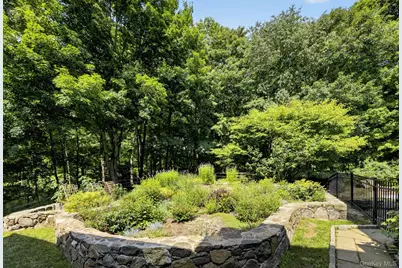 230 E Middle Patent Road, Bedford, NY 10506 - Photo 44