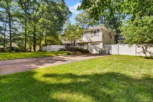 16 Obermueller Dr, Melville, NY 11747 - Photo 2