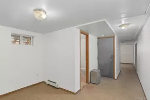 46 Oakland Ave, Central Islip, NY 11722 - Photo 24