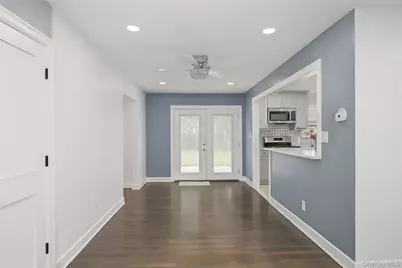 46 Oakland Avenue, Central Islip, NY 11722 - Photo 12
