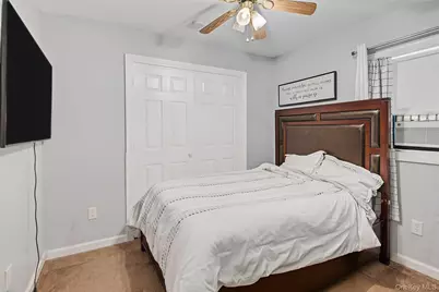 46 Oakland Avenue, Central Islip, NY 11722 - Photo 32