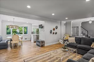 19 Evon Dr, Syosset, NY 11791 - Photo 10