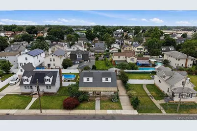 335 Roquette Avenue, Floral Park, NY 11001 - Photo 8