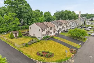 548 Saracino Dr, Maybrook, NY 12543 - Photo 2