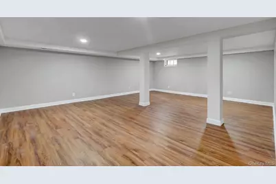 792 Highview Avenue, Westbury, NY 11590 - Photo 24