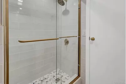 792 Highview Avenue, Westbury, NY 11590 - Photo 18