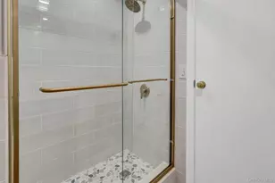 792 Highview Ave, Westbury, NY 11590 - Photo 18