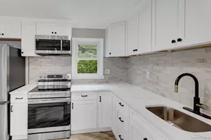 792 Highview Ave, Westbury, NY 11590 - Photo 10