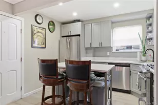 25-11 44th St, Astoria, NY 11103 - Photo 4